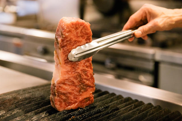 絶景ポイント②全方位焼き固めて、肉汁を全包囲!