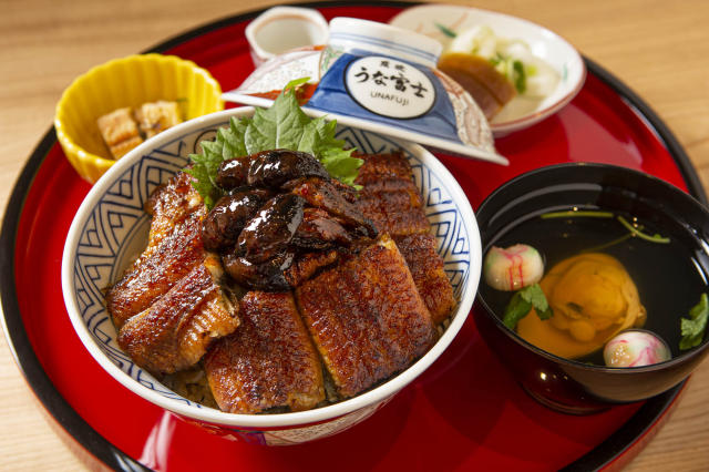 本日の絶景メシ ~炭焼 うな富士~